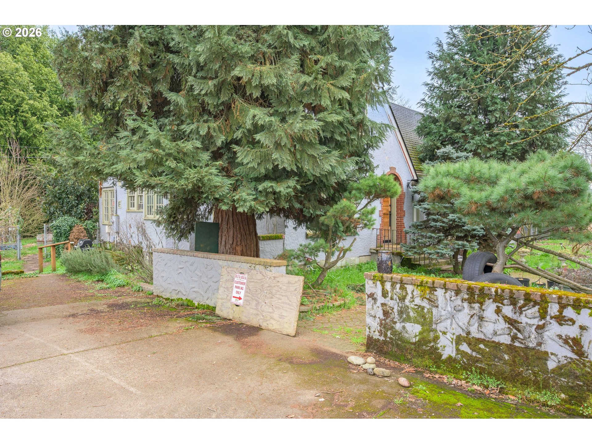 325 River Road Eugene, OR 97404 - Photo 10 of 44 Front Yard