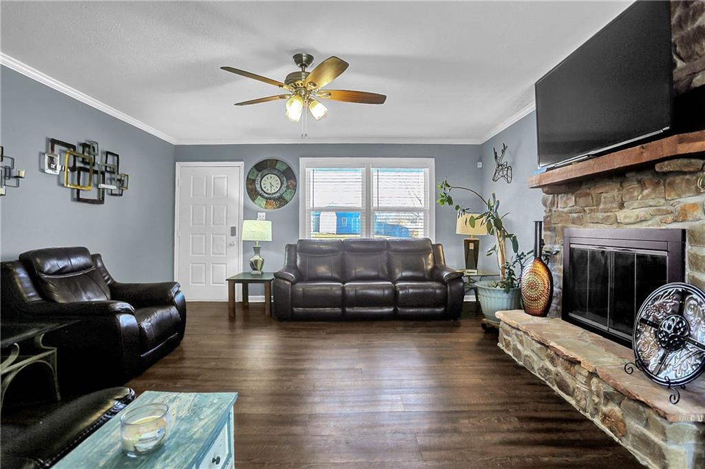 687 Boonesboro Road Greenwood, IN 46142 - Photo 8 of 41 Gallery Image 8