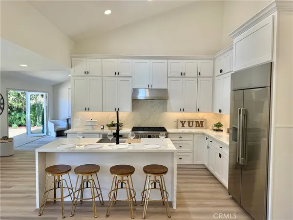 $3,149,990 | 41 Mainsail Drive, Corona del Mar, CA 92625