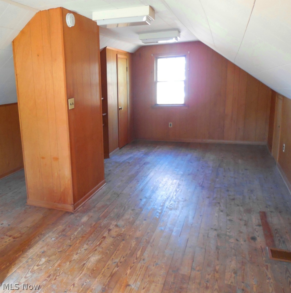 3597 Tullamore Road Cleveland, OH 44118 - Photo 19 of 20 Finished light filled 3rd floor bedroom with hardwood flooring.