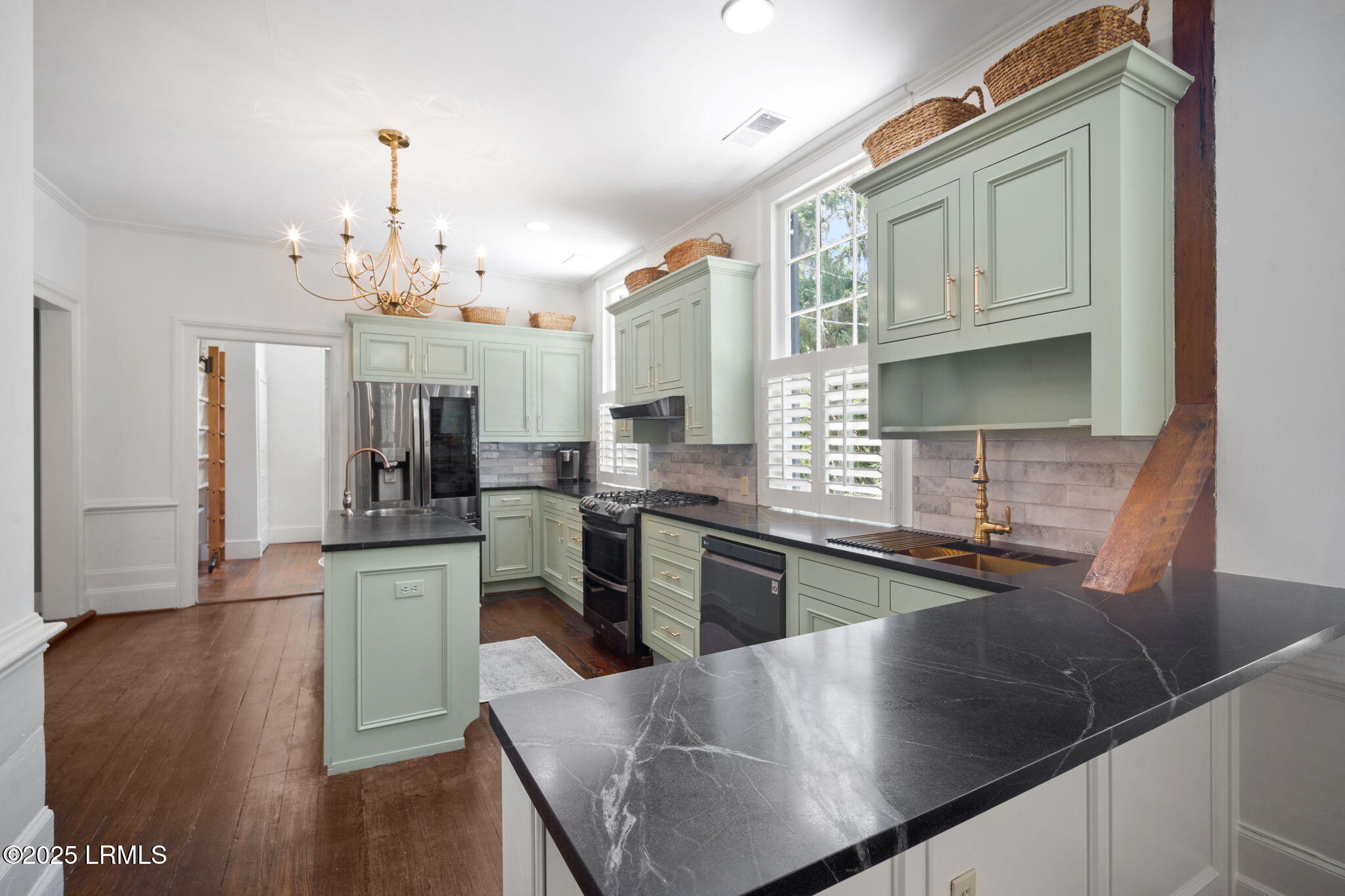 409 Federal Street Beaufort, SC 29902 - Photo 8 of 70 15-web-or-mls-DSC03042