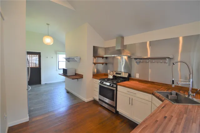 $2,600 | 108 Ormerod Avenue, Portsmouth, RI 02871