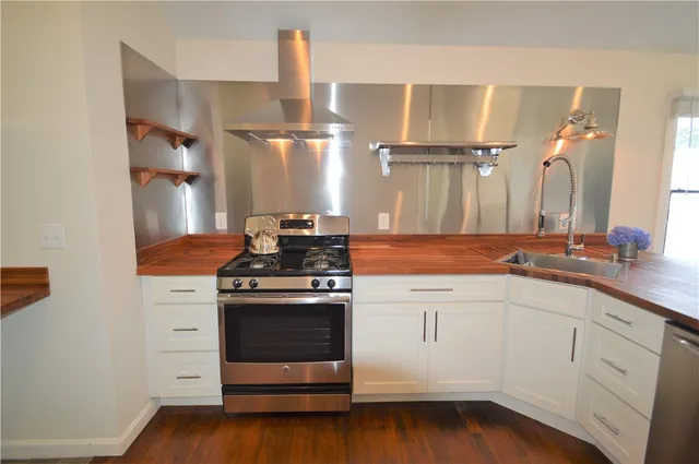 $2,600 | 108 Ormerod Avenue, Portsmouth, RI 02871