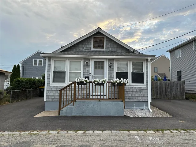 $2,600 | 108 Ormerod Avenue, Portsmouth, RI 02871