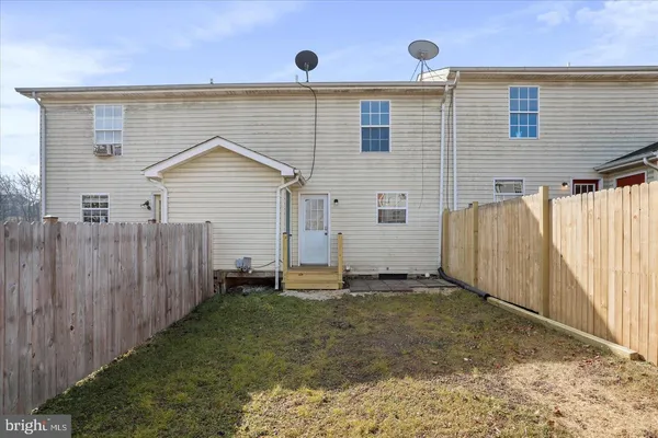 $1,575 | 102 Waterford Lane, Winchester, VA 22602