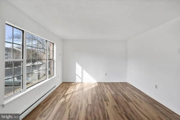 $1,575 | 102 Waterford Lane, Winchester, VA 22602