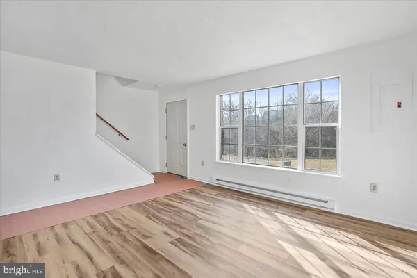 $1,575 | 102 Waterford Lane, Winchester, VA 22602