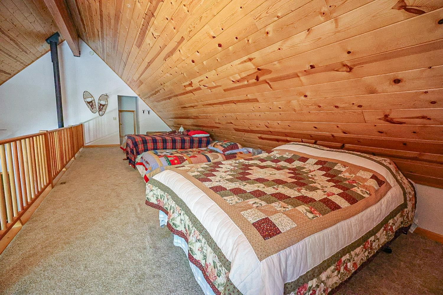 67922 Beasore Road Bass Lake, CA 93604 - Photo 22 of 39 a view of a balcony