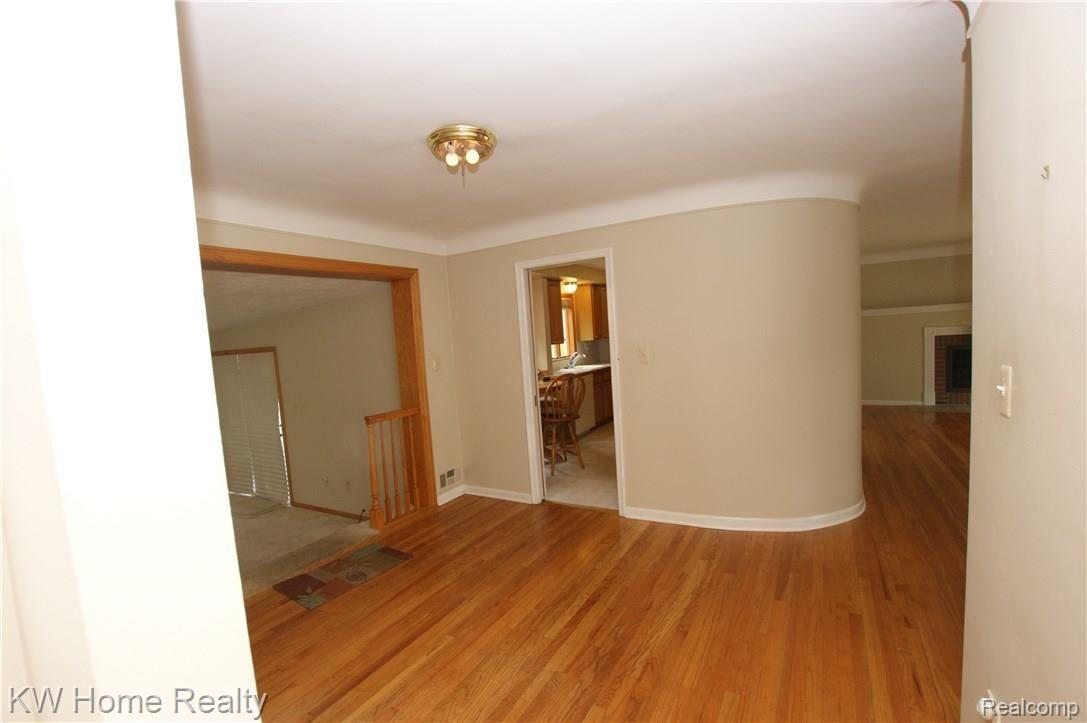 28035 Hawberry Road Farmington, MI 48331 - Photo 10 of 38 DSC00909 - Copy.JPG