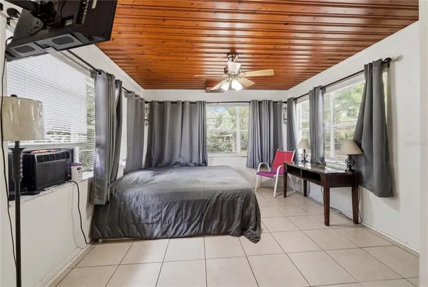 $295,900 | 104 11th Street Southeast, Winter Haven, FL 33880