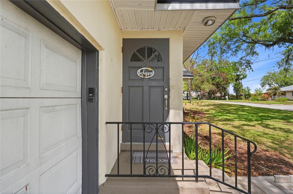 104 11th Street Southeast Winter Haven, FL 33880 - Photo 5 of 42