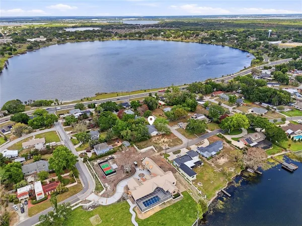 $295,900 | 104 11th Street Southeast, Winter Haven, FL 33880