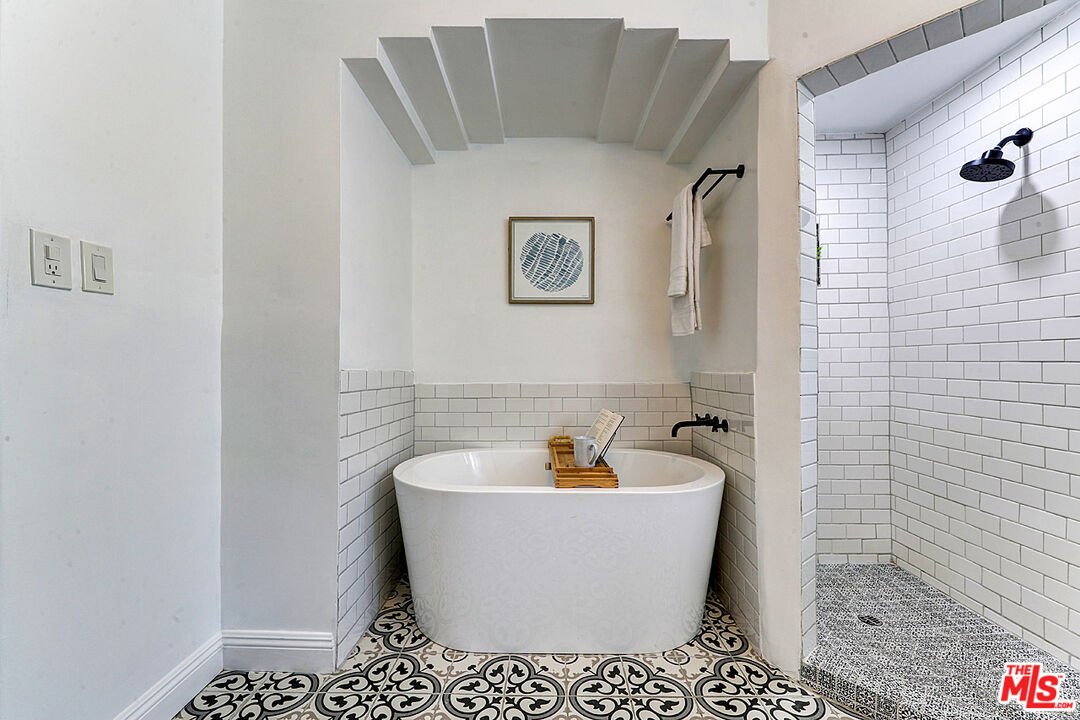 1260 West 81st Street Los Angeles, CA 90044 - Photo 21 of 33