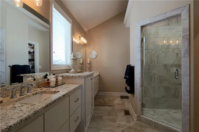 $579,900 | 1700 Northeast Parkwood Drive, Lee's Summit, MO 64064