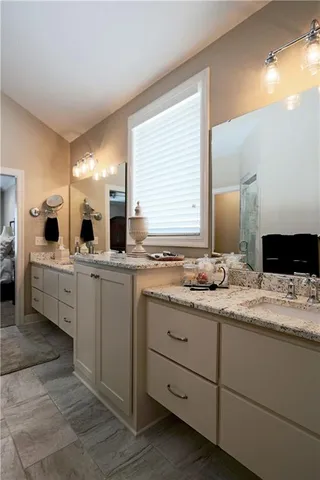 $579,900 | 1700 Northeast Parkwood Drive, Lee's Summit, MO 64064