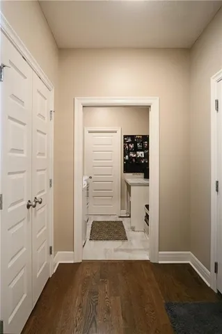 $579,900 | 1700 Northeast Parkwood Drive, Lee's Summit, MO 64064