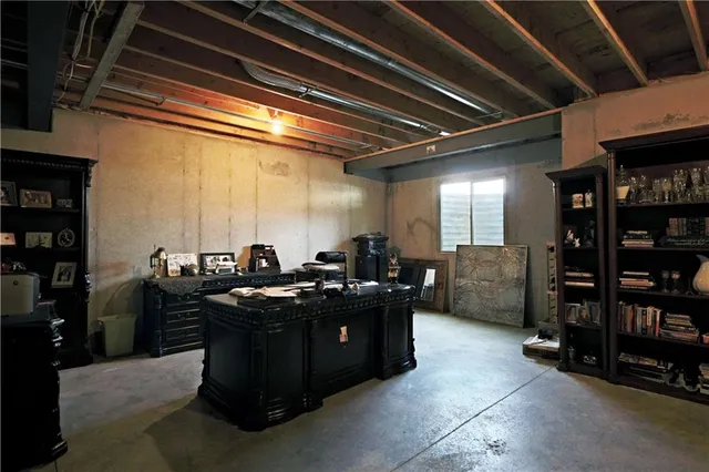 $579,900 | 1700 Northeast Parkwood Drive, Lee's Summit, MO 64064