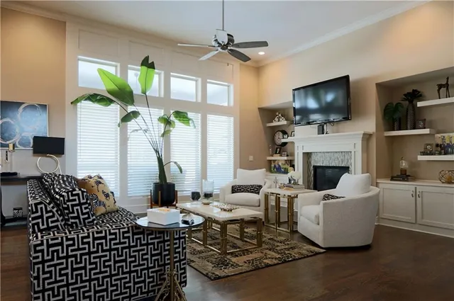 $579,900 | 1700 Northeast Parkwood Drive, Lee's Summit, MO 64064