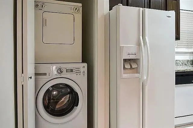 $220,000 | 5550 Spring Valley Road, Unit E22, Dallas, TX 75202