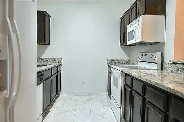 $220,000 | 5550 Spring Valley Road, Unit E22, Dallas, TX 75202