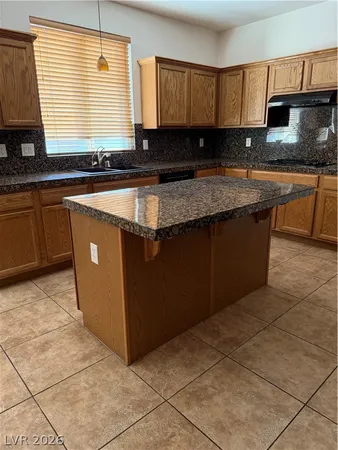 $2,500 | 7720 Twin Tails Street, Las Vegas, NV 89149