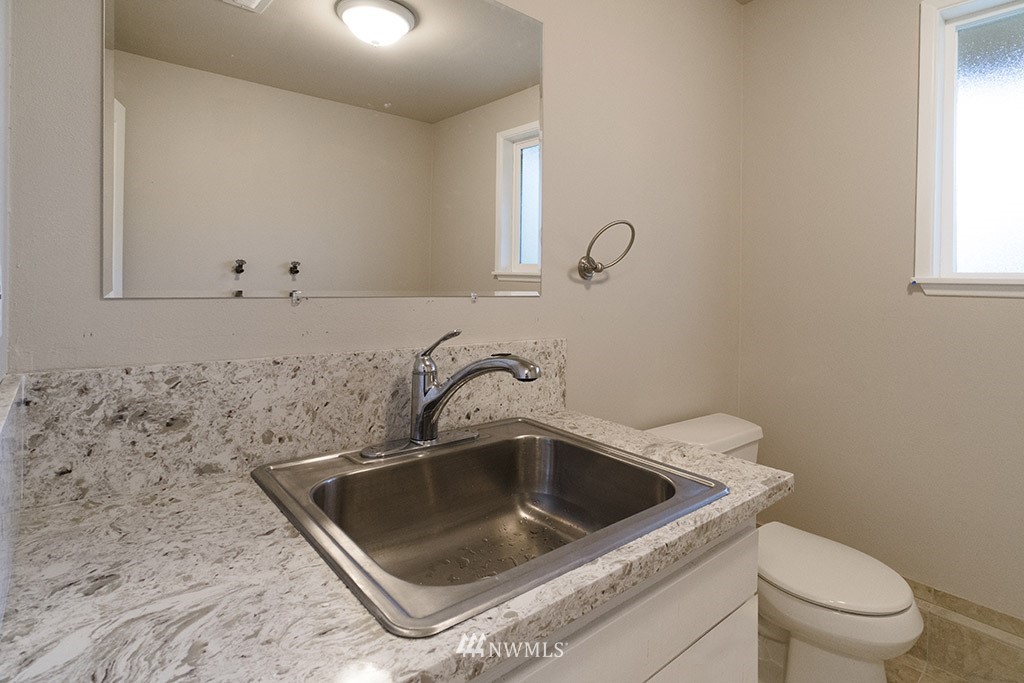 7006 175th Street Southwest Edmonds, WA 98026 - Photo 15 of 22 Gallery Image 15