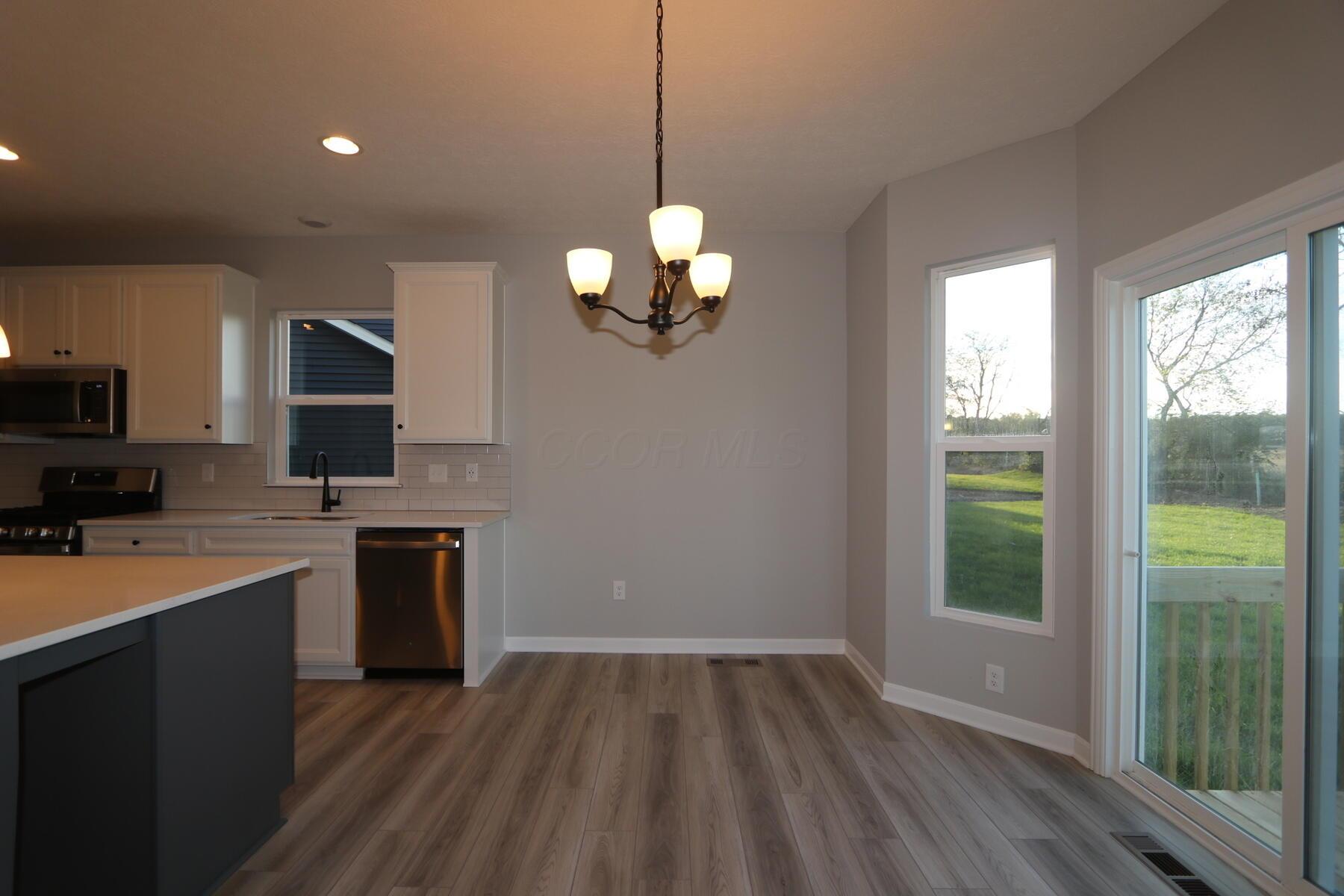 362 Cherry Hills Road Commercial Point, OH 43116 - Photo 6 of 25 Breakfast Area
