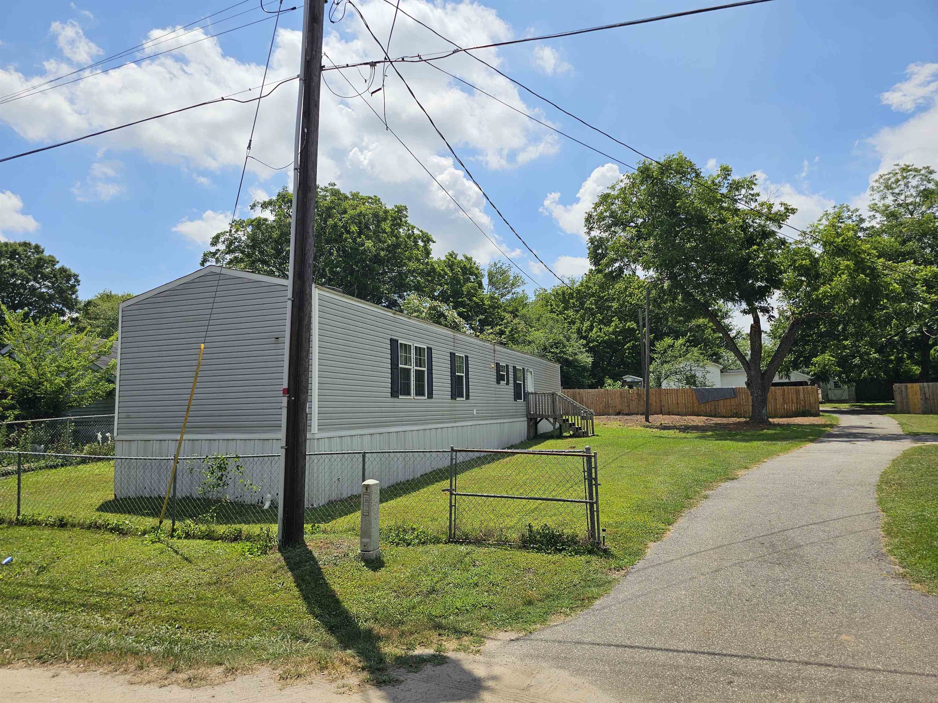 139 Martin Street Spartanburg, SC 29301 - Photo 1 of 21