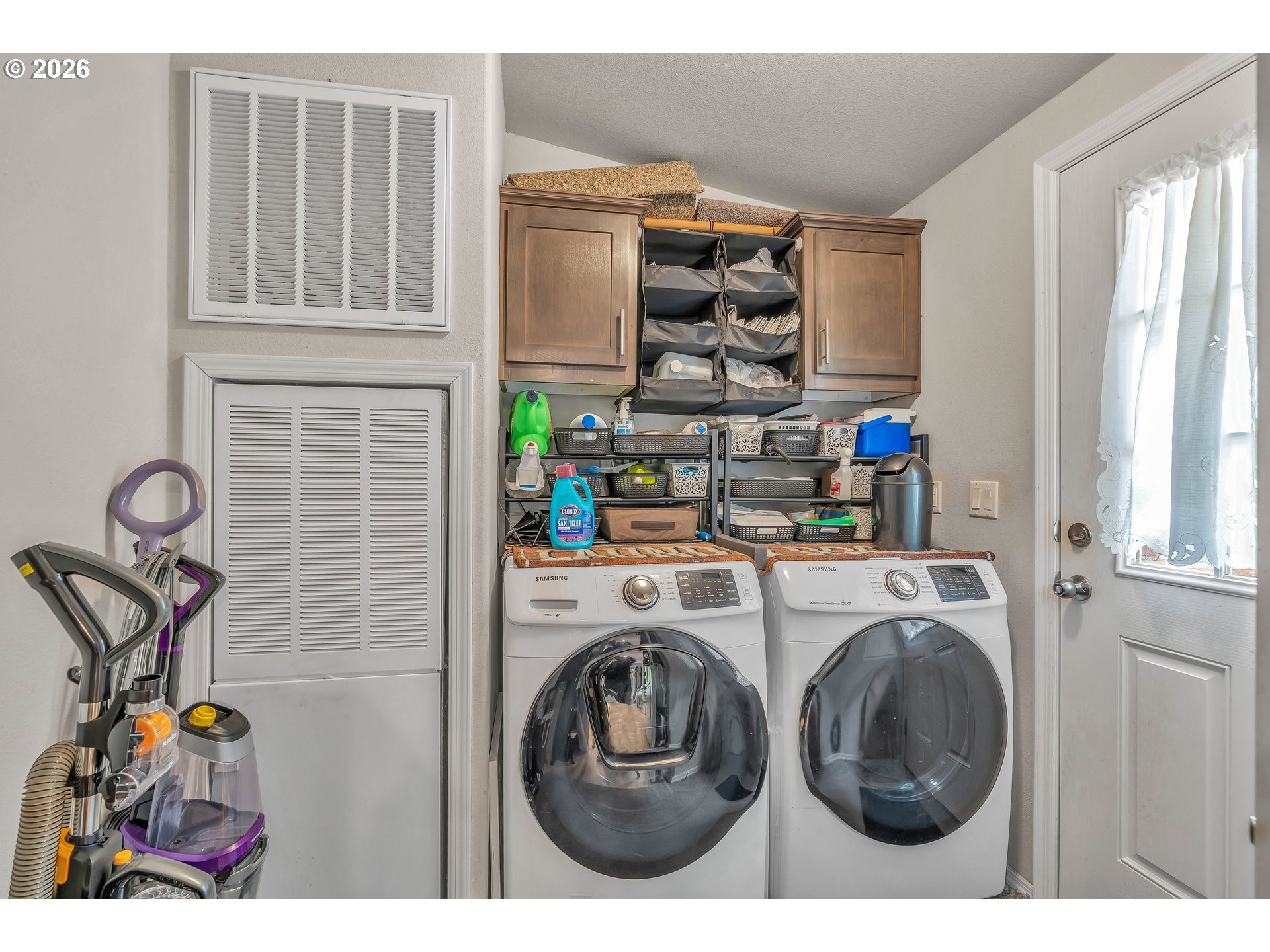 21494 Hideway Lane Rhododendron, OR 97049 - Photo 14 of 34 a utility room with dryer and washer
