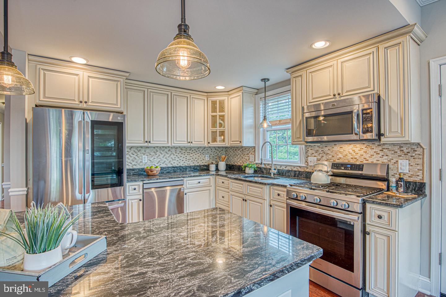 786 Hill Road Philadelphia, PA 19128 - Photo 9 of 29 Updated Kitchen