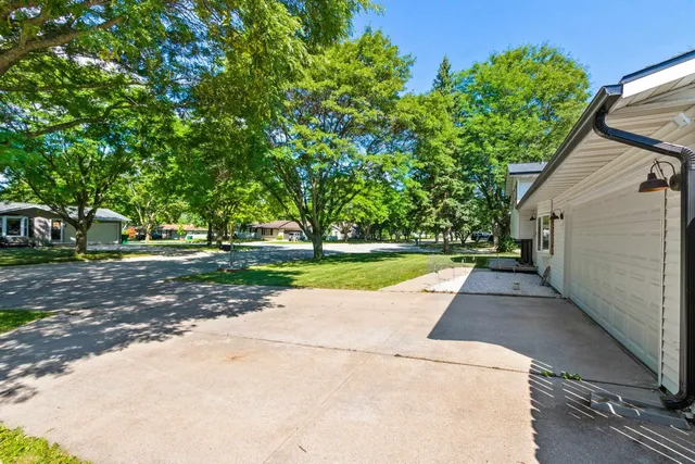 $319,900 | 1015 Aphrodite Road, Green Bay, WI 54311