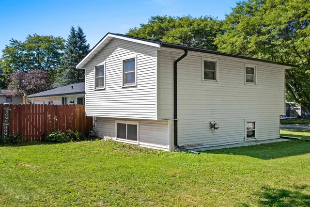 $319,900 | 1015 Aphrodite Road, Green Bay, WI 54311