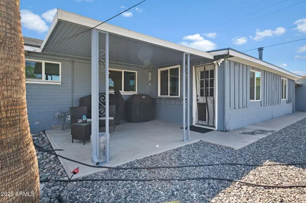 a view of a house with porch