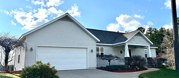 $475,000 | 1921 Pineridge Drive, Hastings, MI 49058