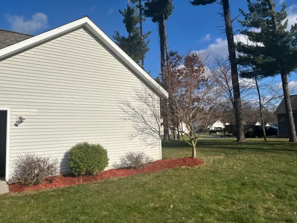 $475,000 | 1921 Pineridge Drive, Hastings, MI 49058