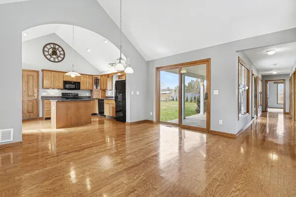 $475,000 | 1921 Pineridge Drive, Hastings, MI 49058