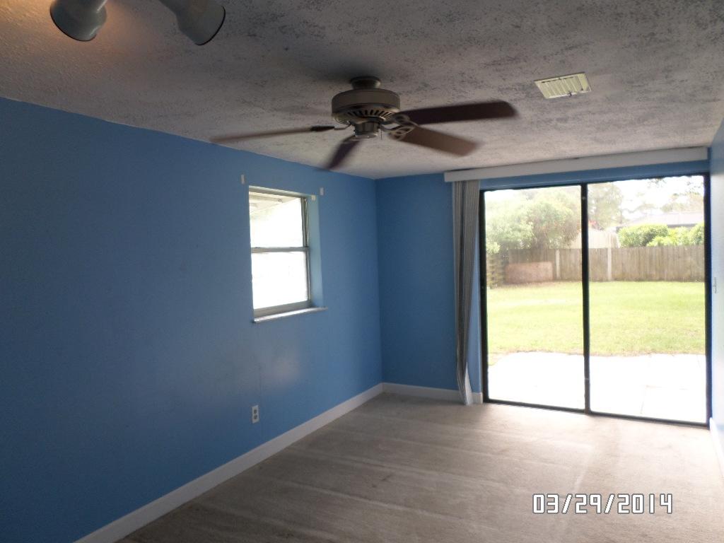 633 Kearney Road Fort Pierce, FL 34982 - Photo 3 of 12 SAM_0228