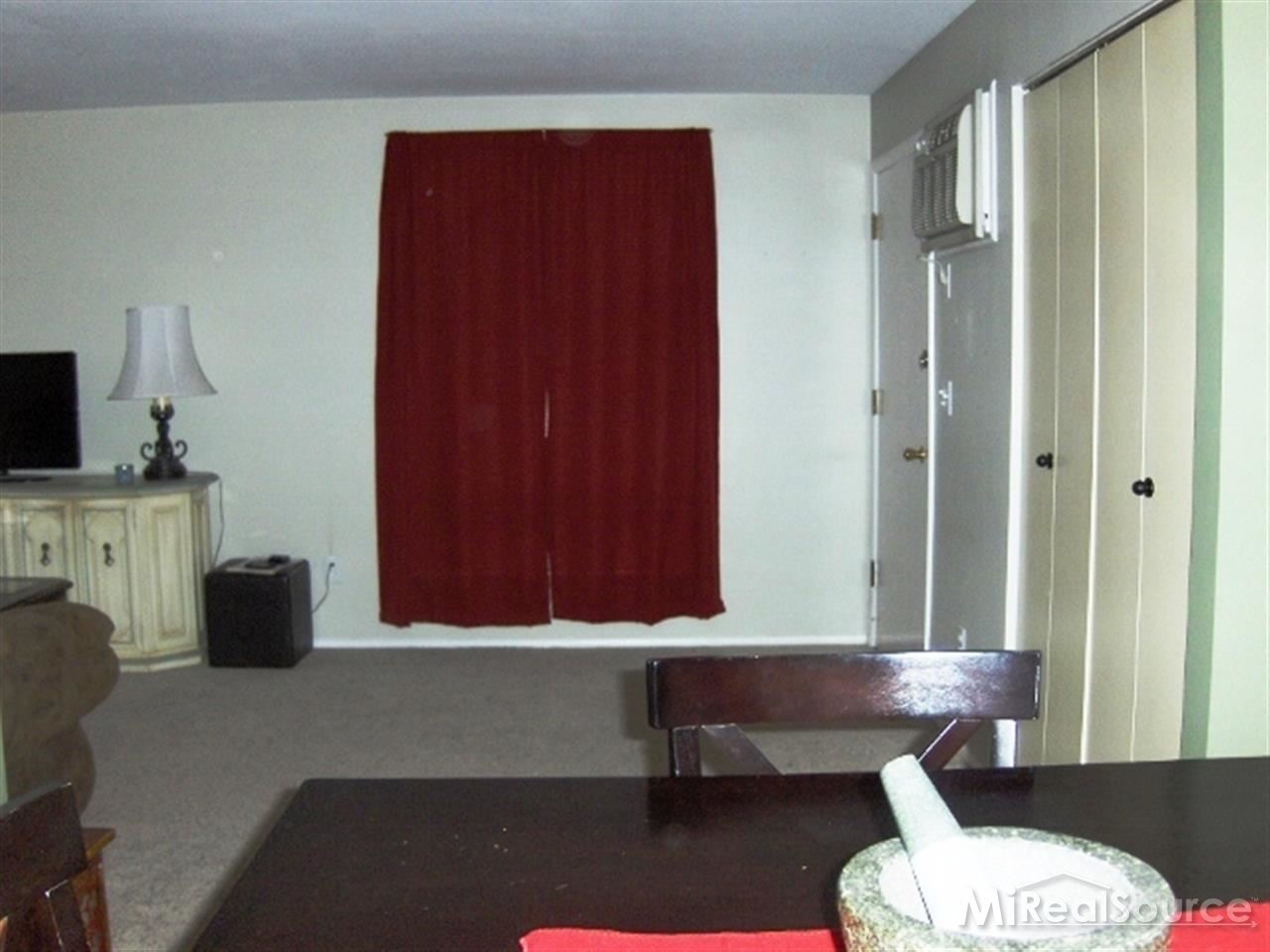 4345 South Crooks Road Royal Oak, MI 48073 - Photo 7 of 14 31189333-6.JPG