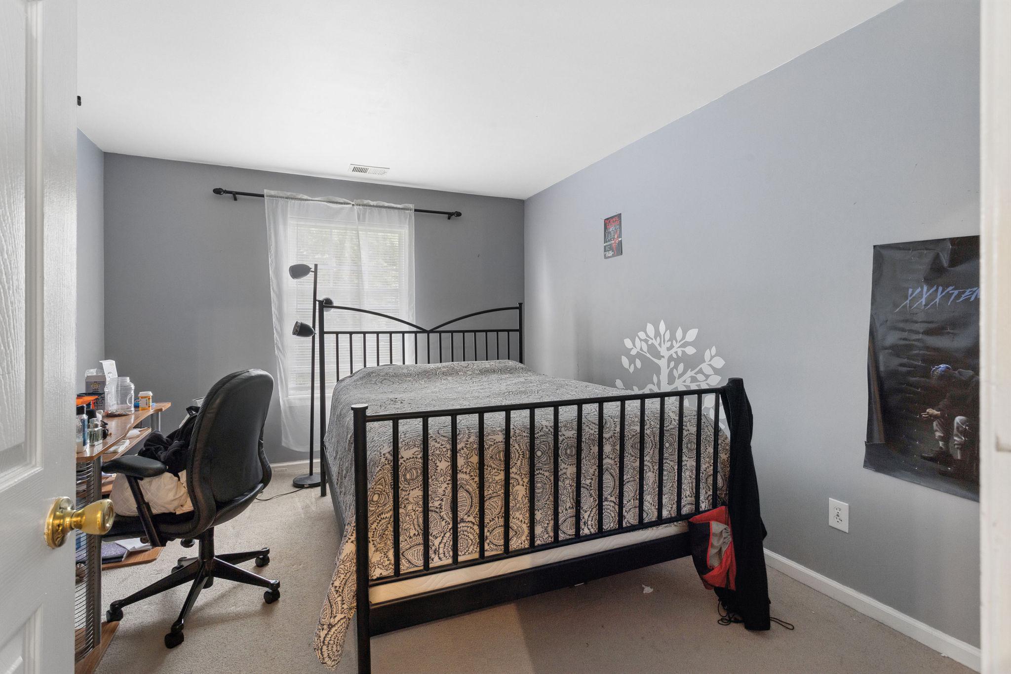 18 Hemingway Lane Columbus, NJ 08022 - Photo 20 of 27 Bedroom #2