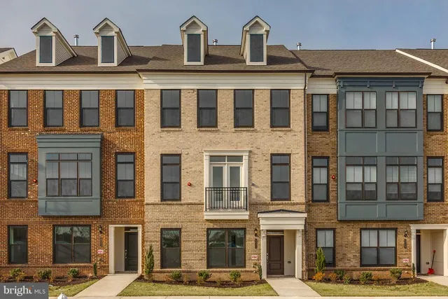 $3,800 | 22589 Amendola Terrace, Ashburn, VA 20148