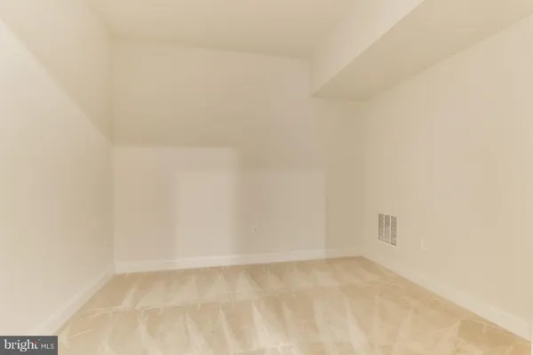 $3,800 | 22589 Amendola Terrace, Ashburn, VA 20148