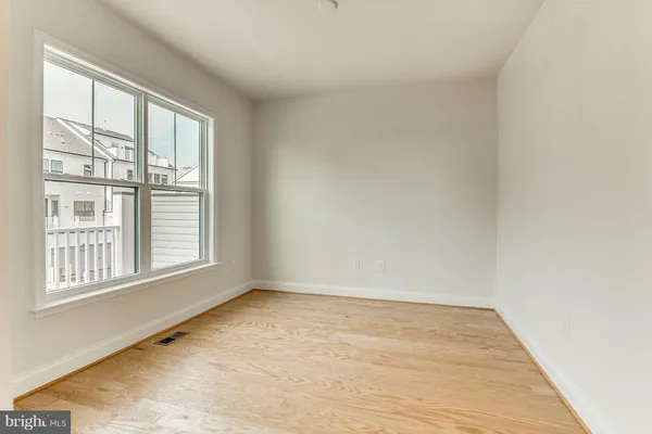 $3,800 | 22589 Amendola Terrace, Ashburn, VA 20148