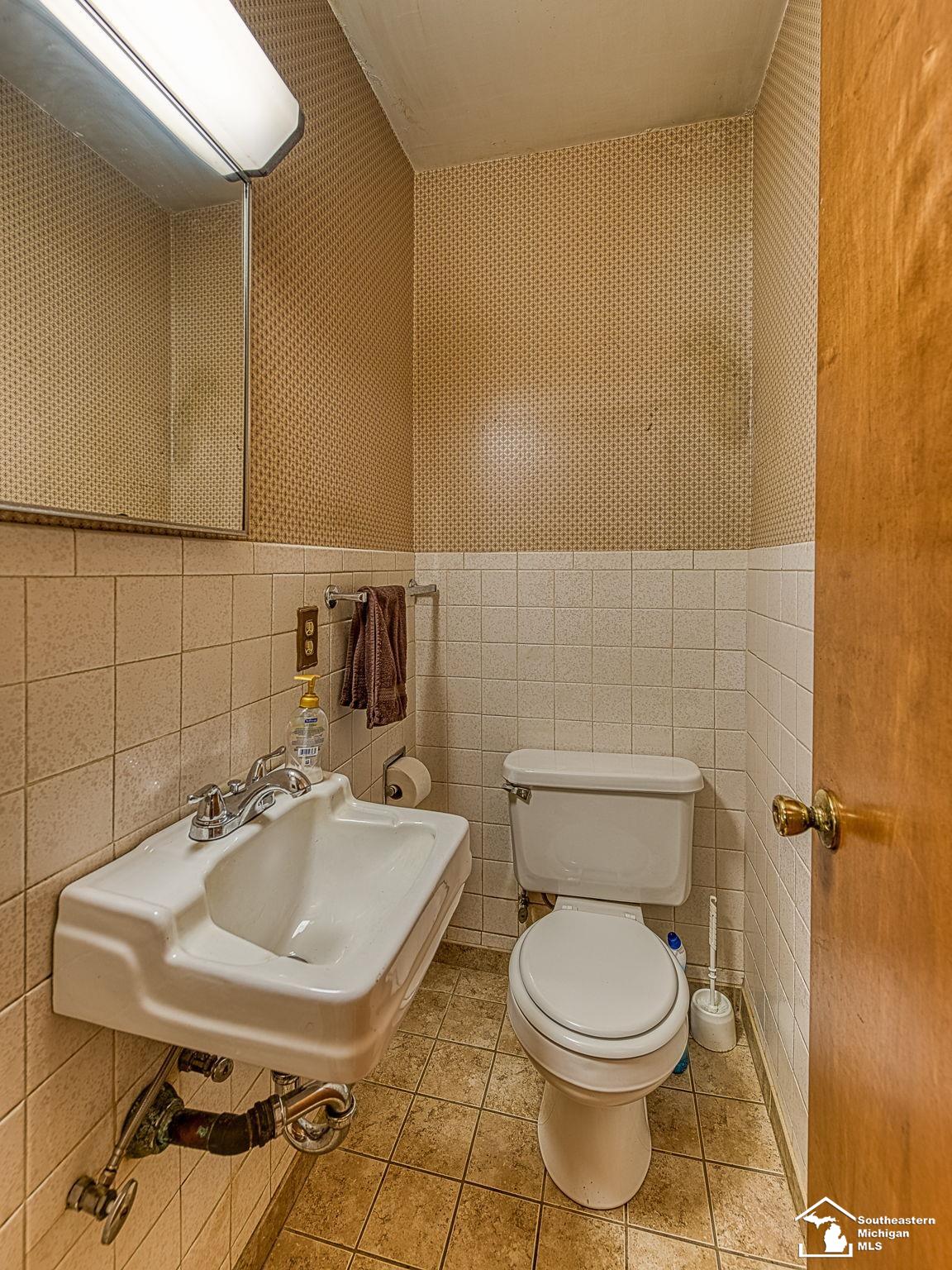 12484 Fessner Road Carleton, MI 48117 - Photo 8 of 54 1/2 Bath