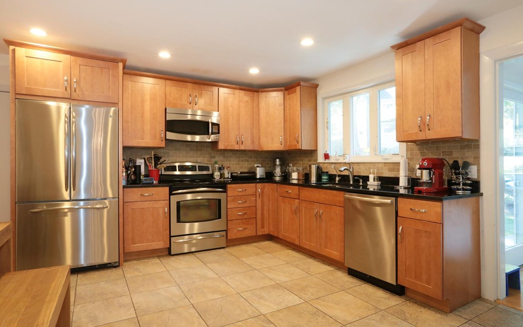 25 Sevland Road Newton, MA 02459 - Photo 2 of 24