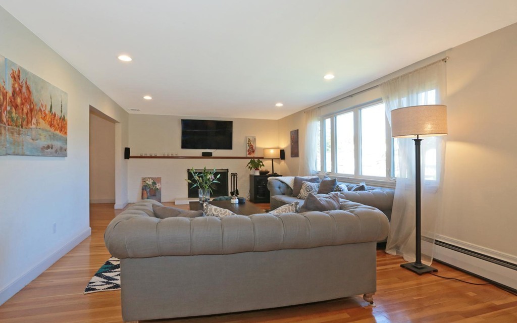 25 Sevland Road Newton, MA 02459 - Photo 7 of 24