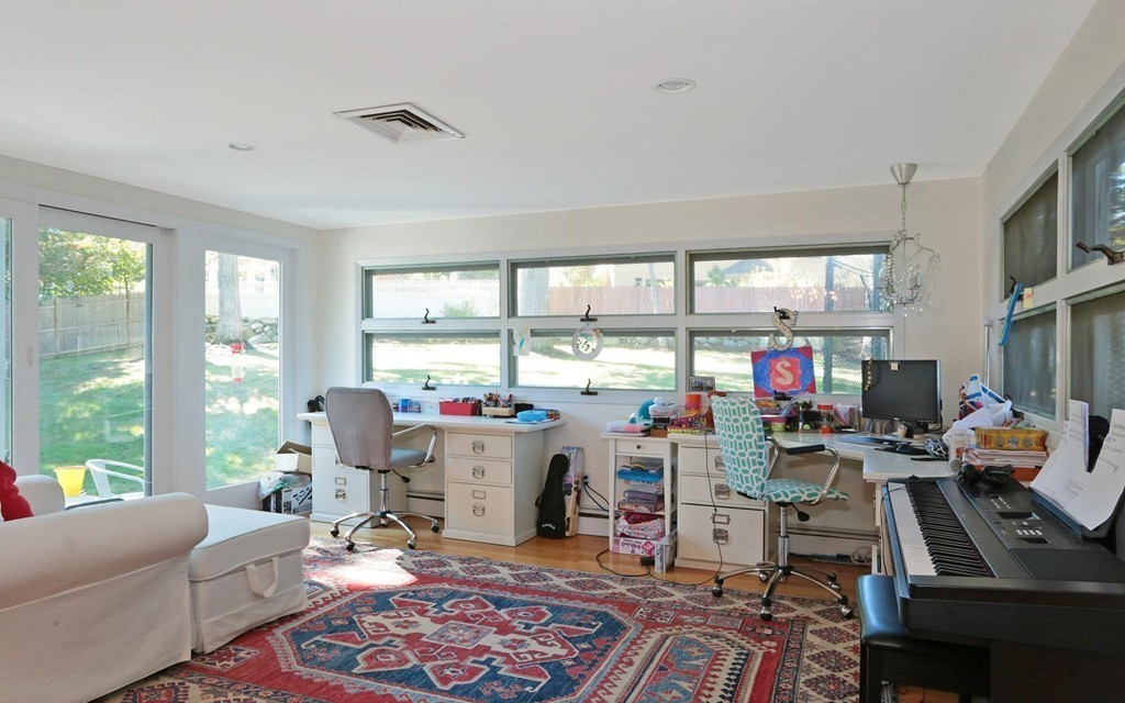 25 Sevland Road Newton, MA 02459 - Photo 9 of 24