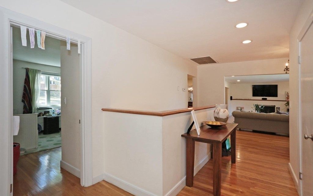 25 Sevland Road Newton, MA 02459 - Photo 10 of 24