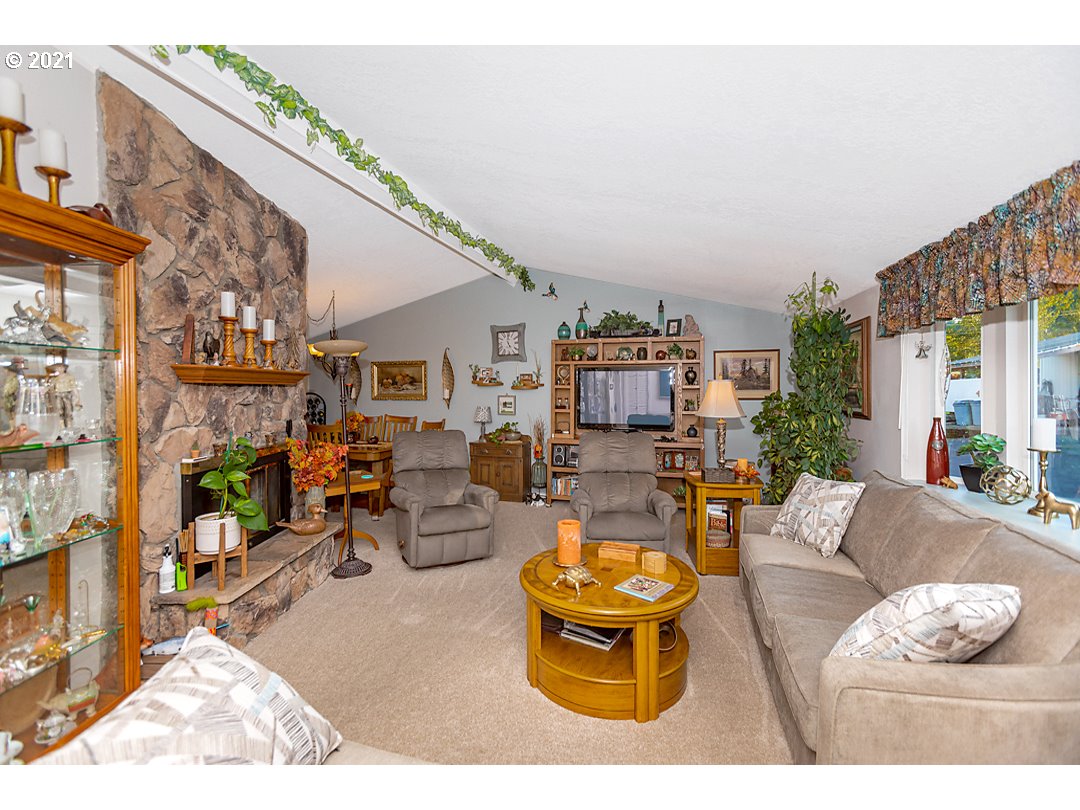 4027 Melqua Road Roseburg, OR 97471 - Photo 12 of 31 Gallery Image 12