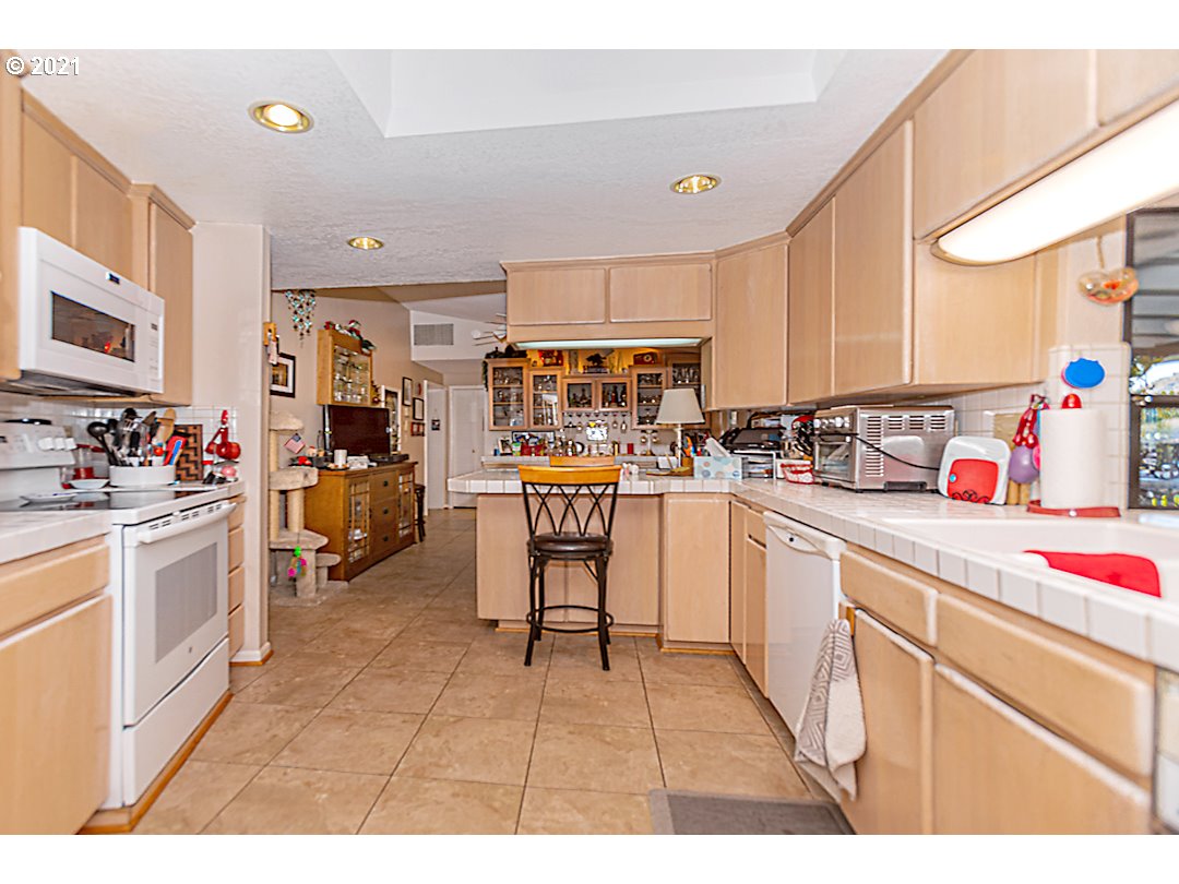 4027 Melqua Road Roseburg, OR 97471 - Photo 9 of 31 Gallery Image 9