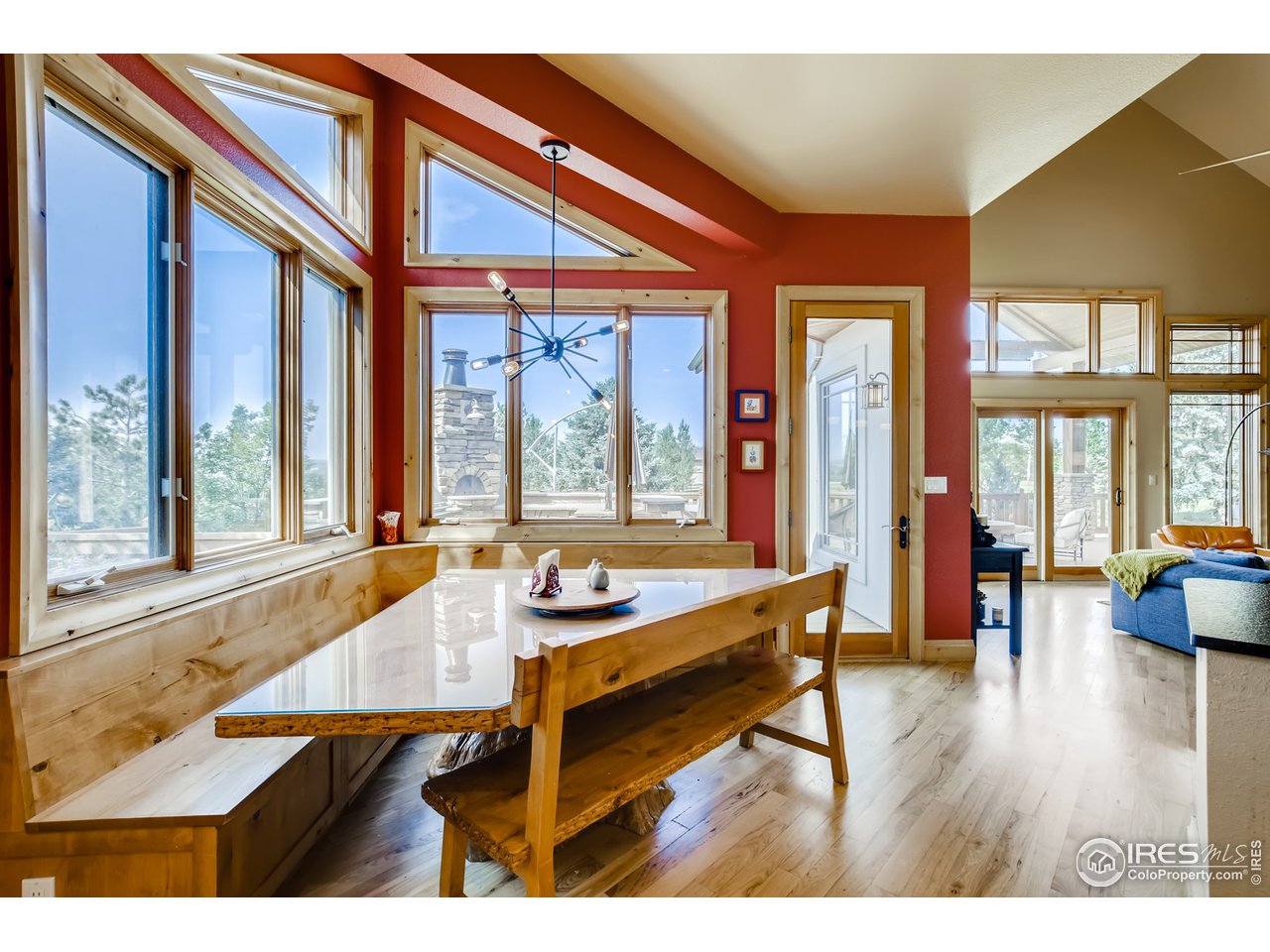 10484 Sunlight Drive Lafayette, CO 80026 - Photo 11 of 40 a outdoor space with seating area